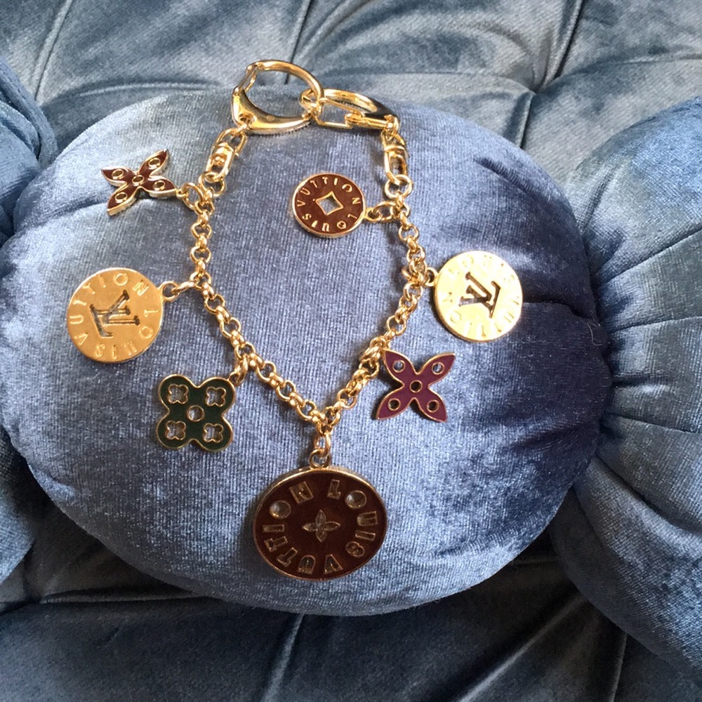 The finishing touch to any bag